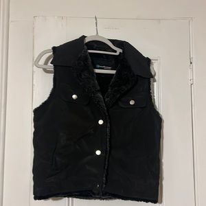 Woman’s Cool wear outerwear vest with furnish lining